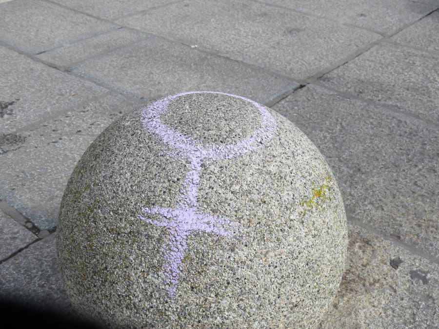 Fotos: Un bicipiquete y mucho morado en León