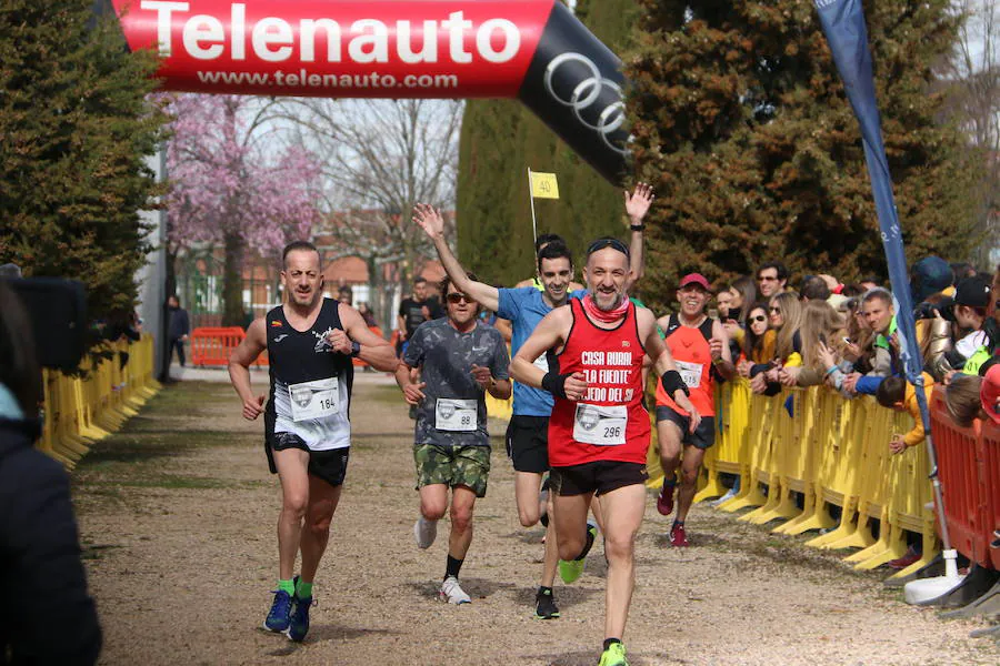 Fotos: Llegada a meta en los 10km La Virgen del Camino