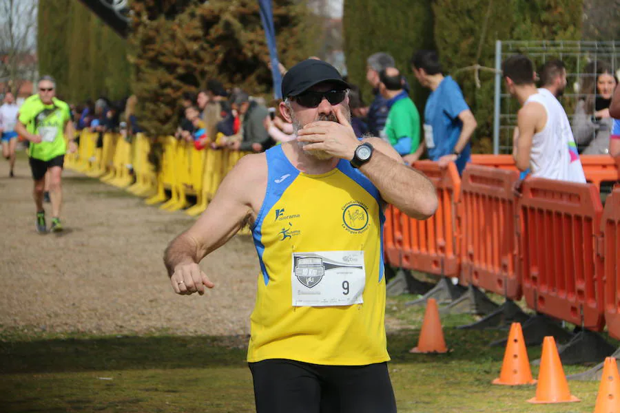 Fotos: Llegada a meta en los 10km La Virgen del Camino