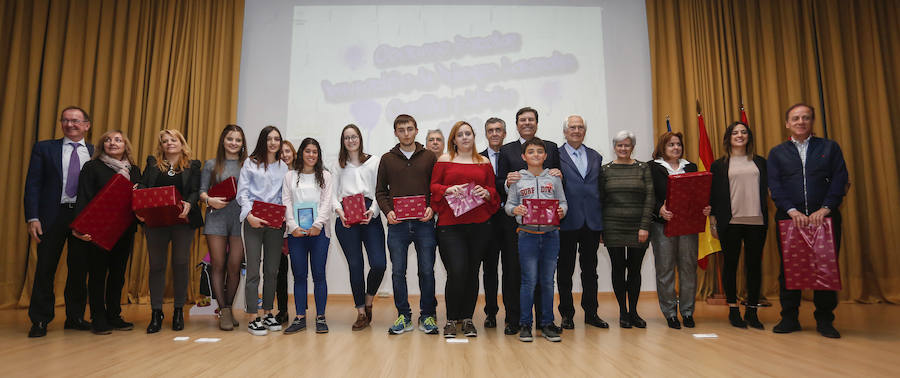 Fotos: El consejero de Empleo entrega los XV Premios Escolares de Prevención de Riesgos Laborales