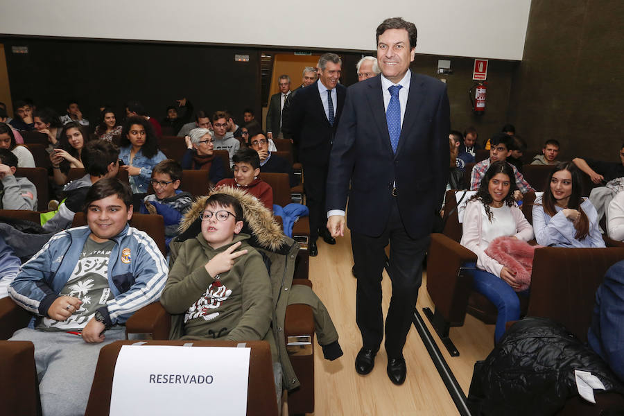 Fotos: El consejero de Empleo entrega los XV Premios Escolares de Prevención de Riesgos Laborales