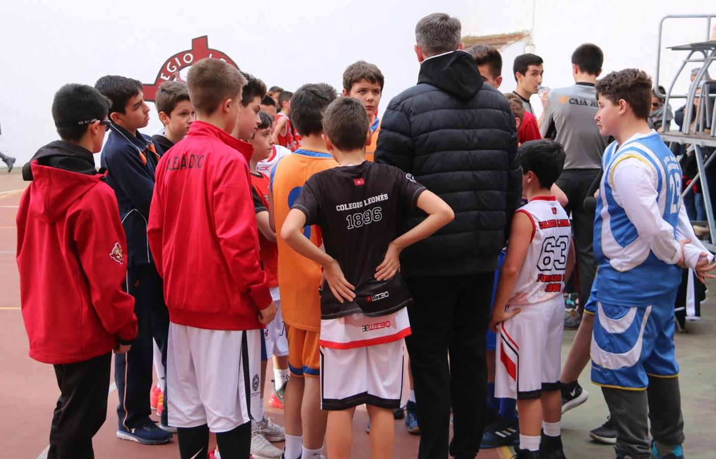 Fotos: La final del Torneo de Minibasket del Colegio Leonés