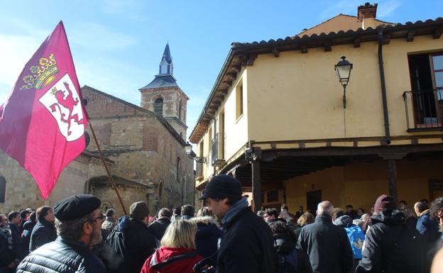 Manifestación leonesista en la Plaza del Grano.