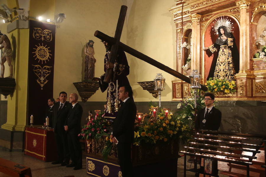 Fotos: Besapié en Santa Nonia