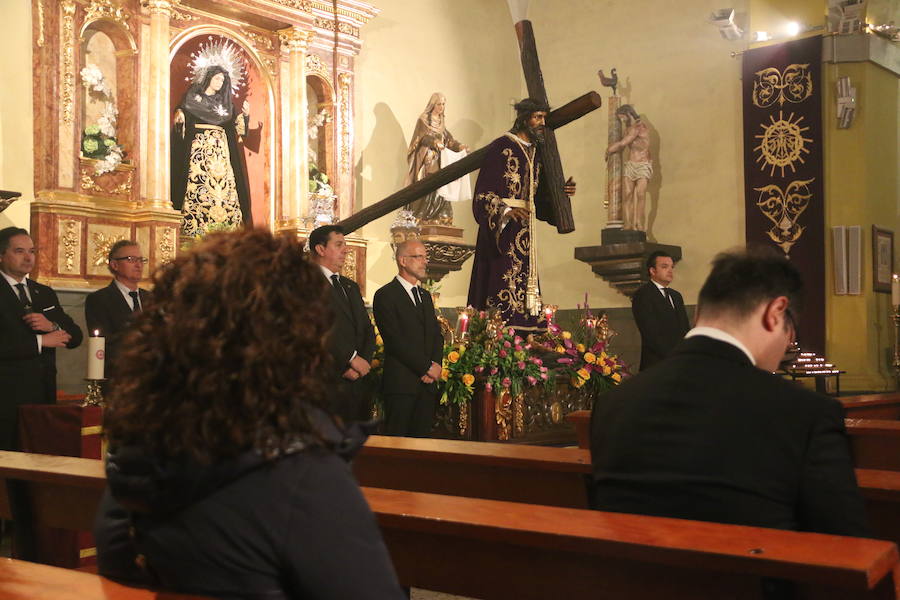 Fotos: Besapié en Santa Nonia