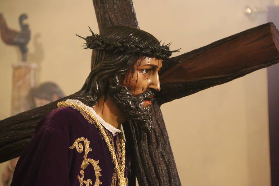 Fotos: Besapié en Santa Nonia