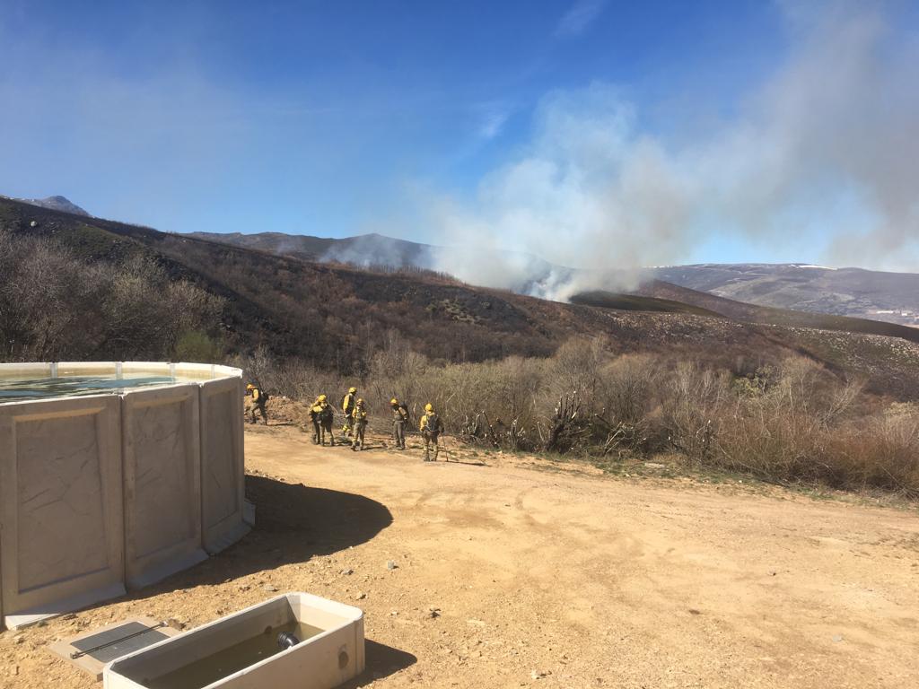 Fotos: Incendio en la localidad de La Baña