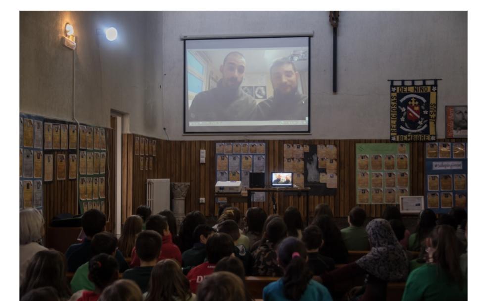 Los alumnos conectaron por vídeo conferencia con la Antártida. 