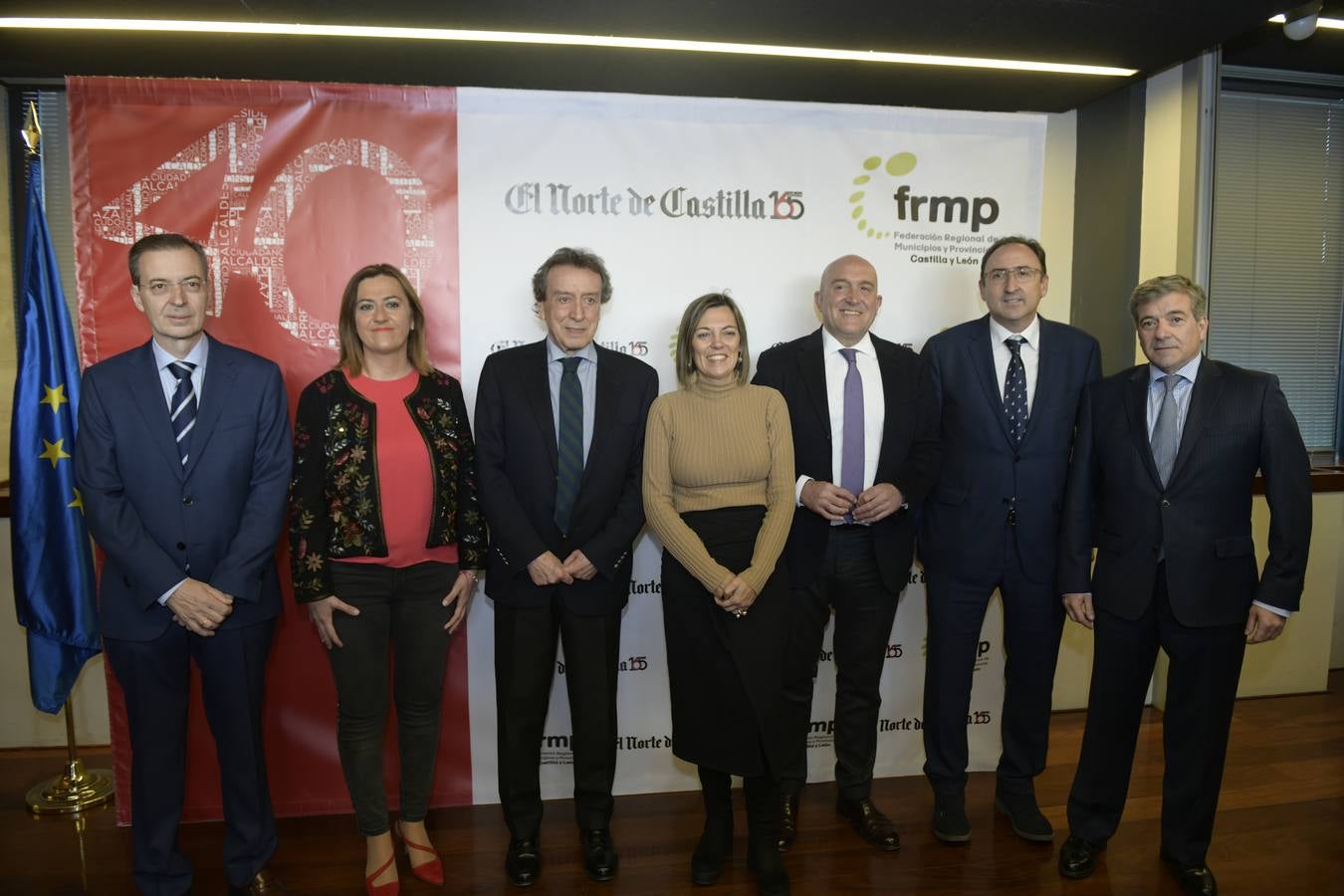 Germán Barrios, presidente del CES; Virginia Barcones, delegada del Gobierno; José Antonio de Santiago, vicepresidente de la Junta; Milagros Marcos, consejera de Agricultura, Jesús Julio Carnero, presidente de la Diputación de Valladolid; Alfonso Polanco, alcalde de Palencia; y Ángel de las Heras, director general de El Norte de Castilla.