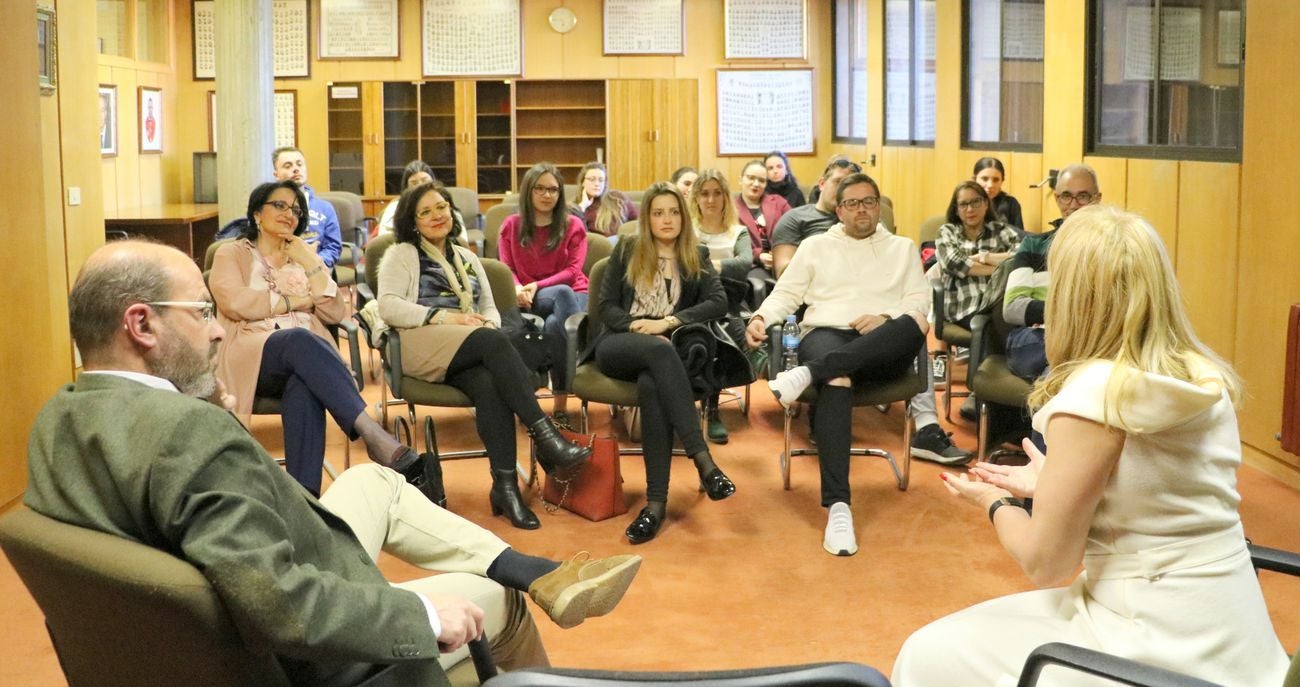 José Luis Prada, alma mater del sello empresarial 'Prada a Tope', y Mar Casas, fundadora de Transleyca, protagonizaron la segunda sesión de las VIII Jornadas de Empresa Familiar