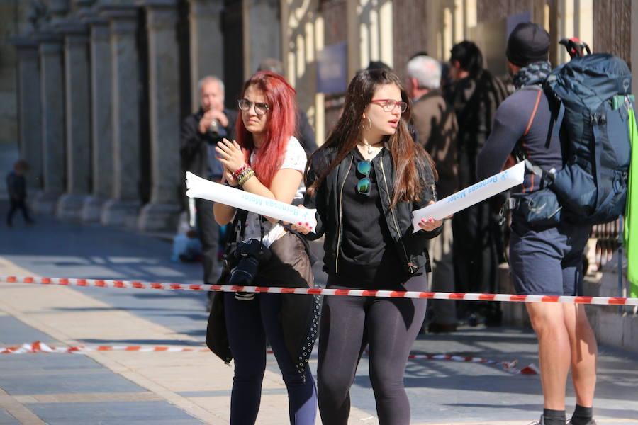 Fotos: La Media, al paso por la Catedral