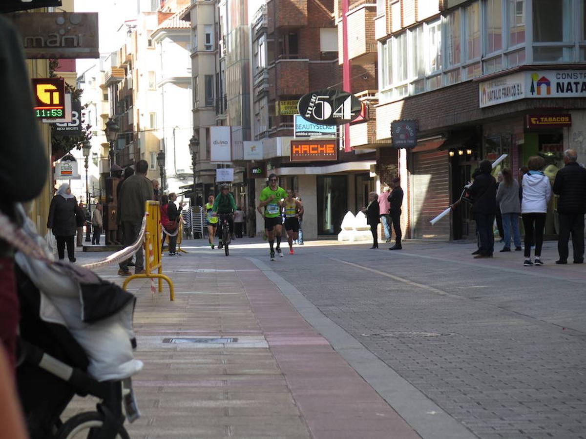 Fotos: La Media Maratón, a su paso por Burgo Nuevo e Independencia