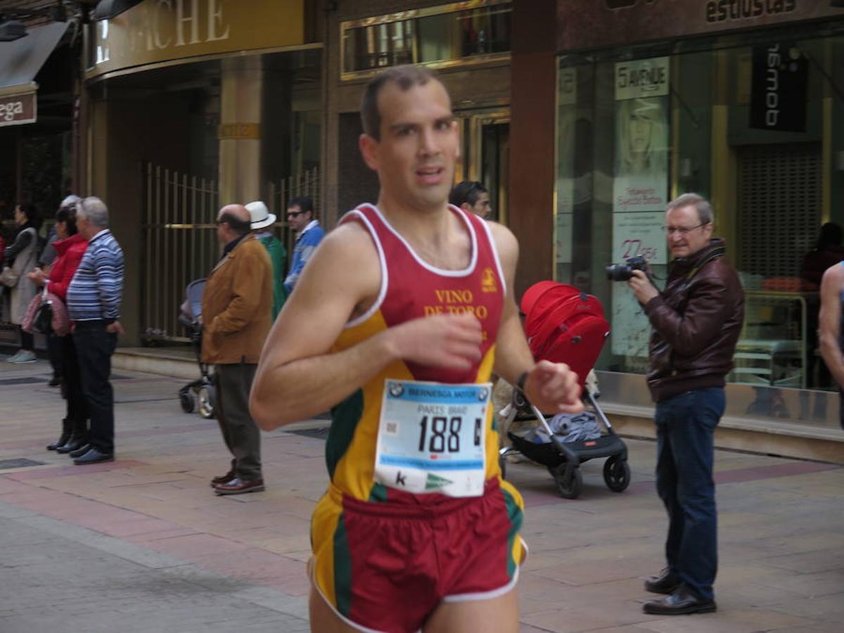 Fotos: La Media Maratón, a su paso por Burgo Nuevo e Independencia