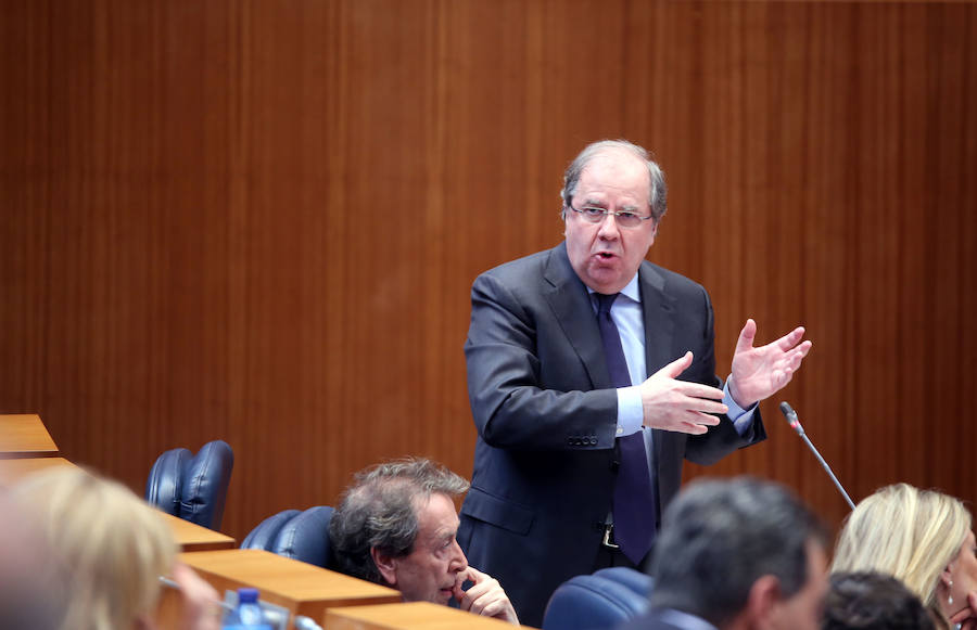 Fotos: Último pleno de la legislatura en las Cortes de Castilla y León