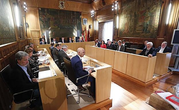 Pleno ordinario de la Diputación de León. 