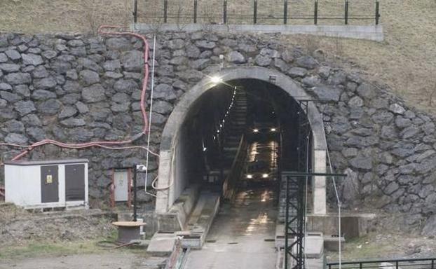 Imagen de un túnel en la Variante de Pajares.