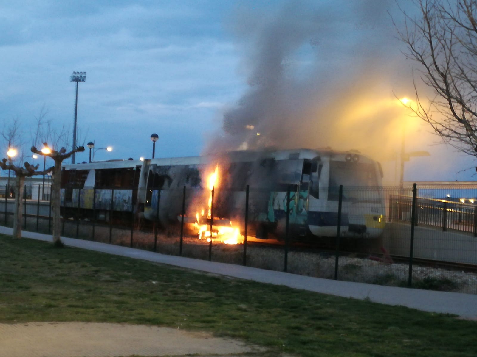 Fotos: Arde un vagón de Feve en León