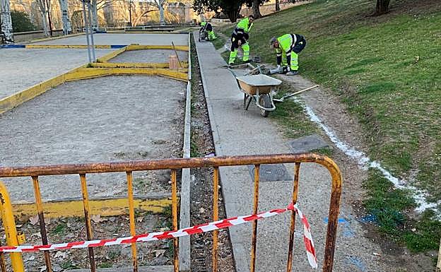 Obras de mejora en la bolera de San Marcos.