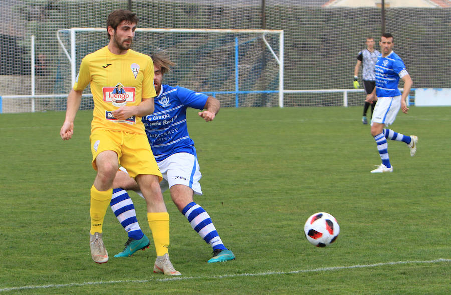 Fotos: Derrota de La Bañeza ante La Granja (3-2)