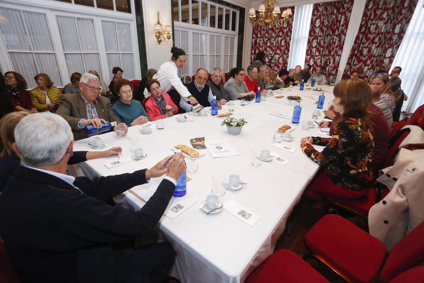 Fotos: Estreno del proyecto Café Alzheimer en León