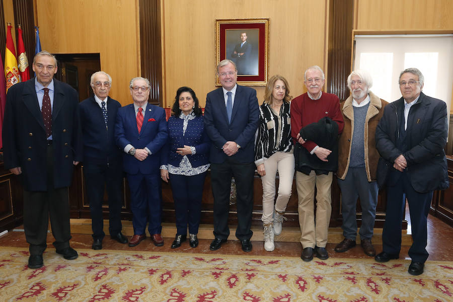 Fotos: Los miembros de la primera corporación municipal de la democracia se han vuelto a reunir con motivo del cuarenta aniversario de las primeras elecciones municipales de la democracia