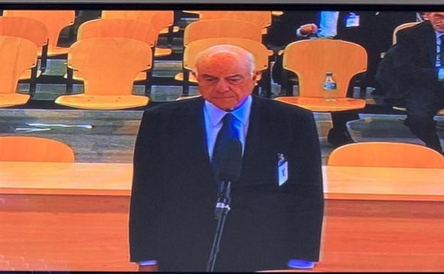 Francisco González, antes de prestar testimonio en el juicio de Bankia.