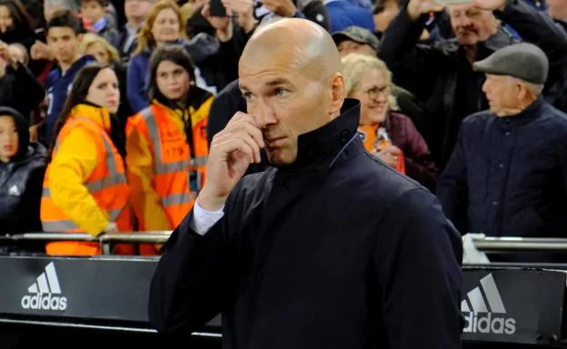 Zinedine Zidane, durante el Valencia-Real Madrid.