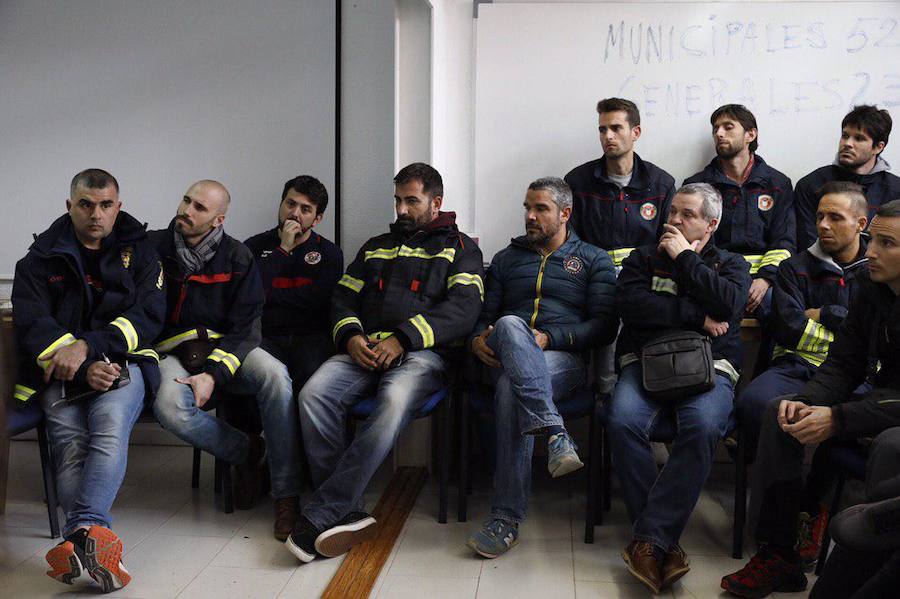 Fotos: Podemos mantiene una reunión con Bomberos de todo el país