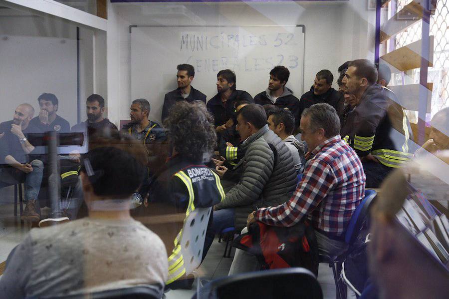 Fotos: Podemos mantiene una reunión con Bomberos de todo el país