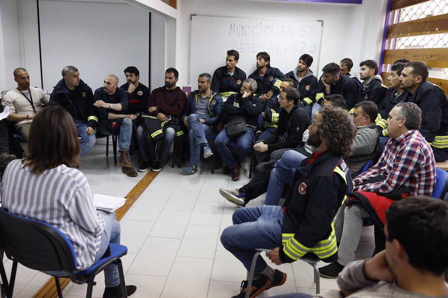 Fotos: Podemos mantiene una reunión con Bomberos de todo el país