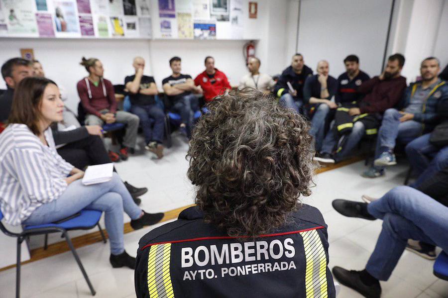 Fotos: Podemos mantiene una reunión con Bomberos de todo el país