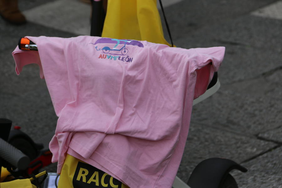 Fotos: Los patinetes eléctricos protestan en León