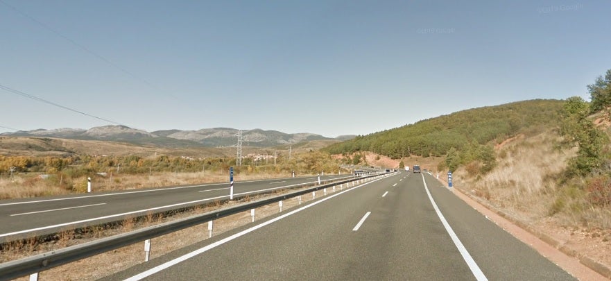 Vista de la AP-66 a su paso por Rioseco de Tapia. 