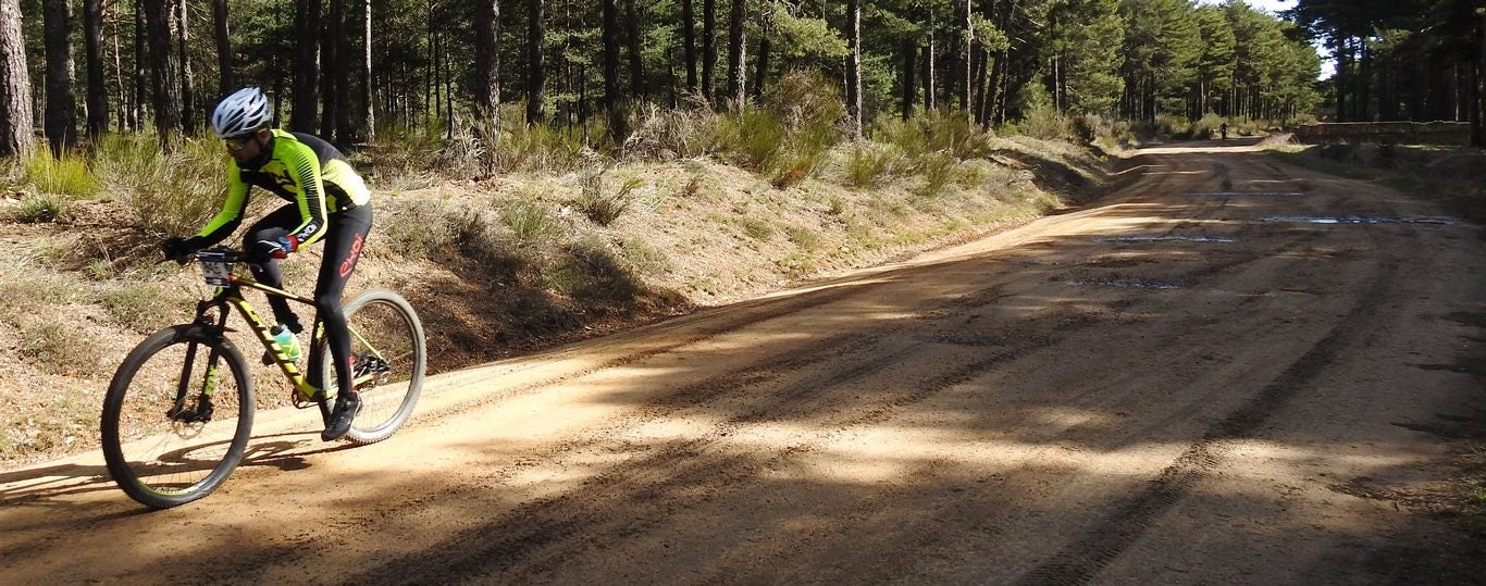 700 corredores se citan en la Power Race 2019 con la presencia de numeroso público y que ha tenido al exprofesional Santiago Blanco Gil como gran protagonista