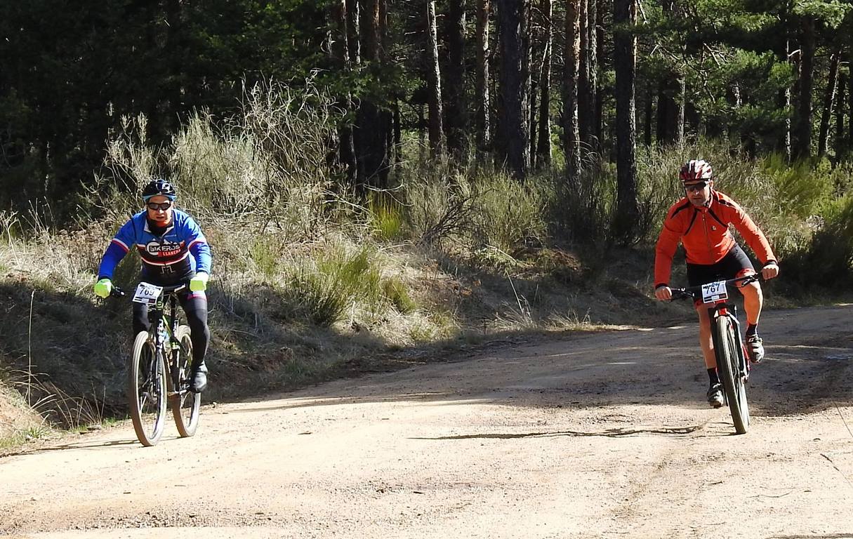 700 corredores se citan en la Power Race 2019 con la presencia de numeroso público y que ha tenido al exprofesional Santiago Blanco Gil como gran protagonista