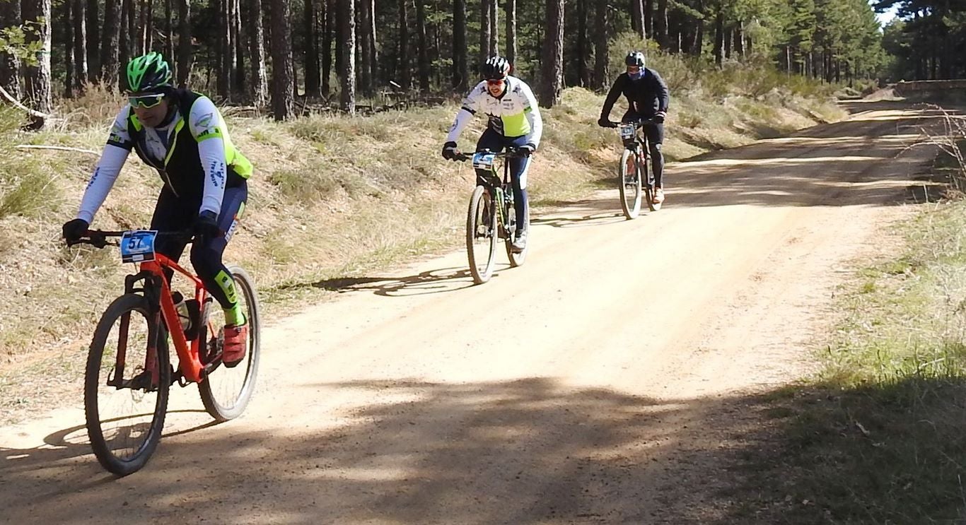 700 corredores se citan en la Power Race 2019 con la presencia de numeroso público y que ha tenido al exprofesional Santiago Blanco Gil como gran protagonista