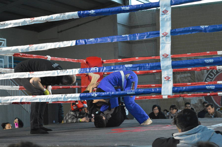 Centenares de personas se reunieron en un evento único y diferente de k 1, muay-thai, brazilian jiu-jítsu y capoeira reflejando el buen momento que vive estos deportes en León.