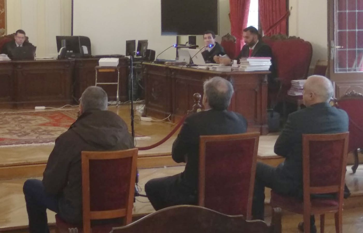 Victorino Alonso se enfrenta a ocho años de cárcel y Murias recuerda que el Ayuntamiento cumplió con la legalidad