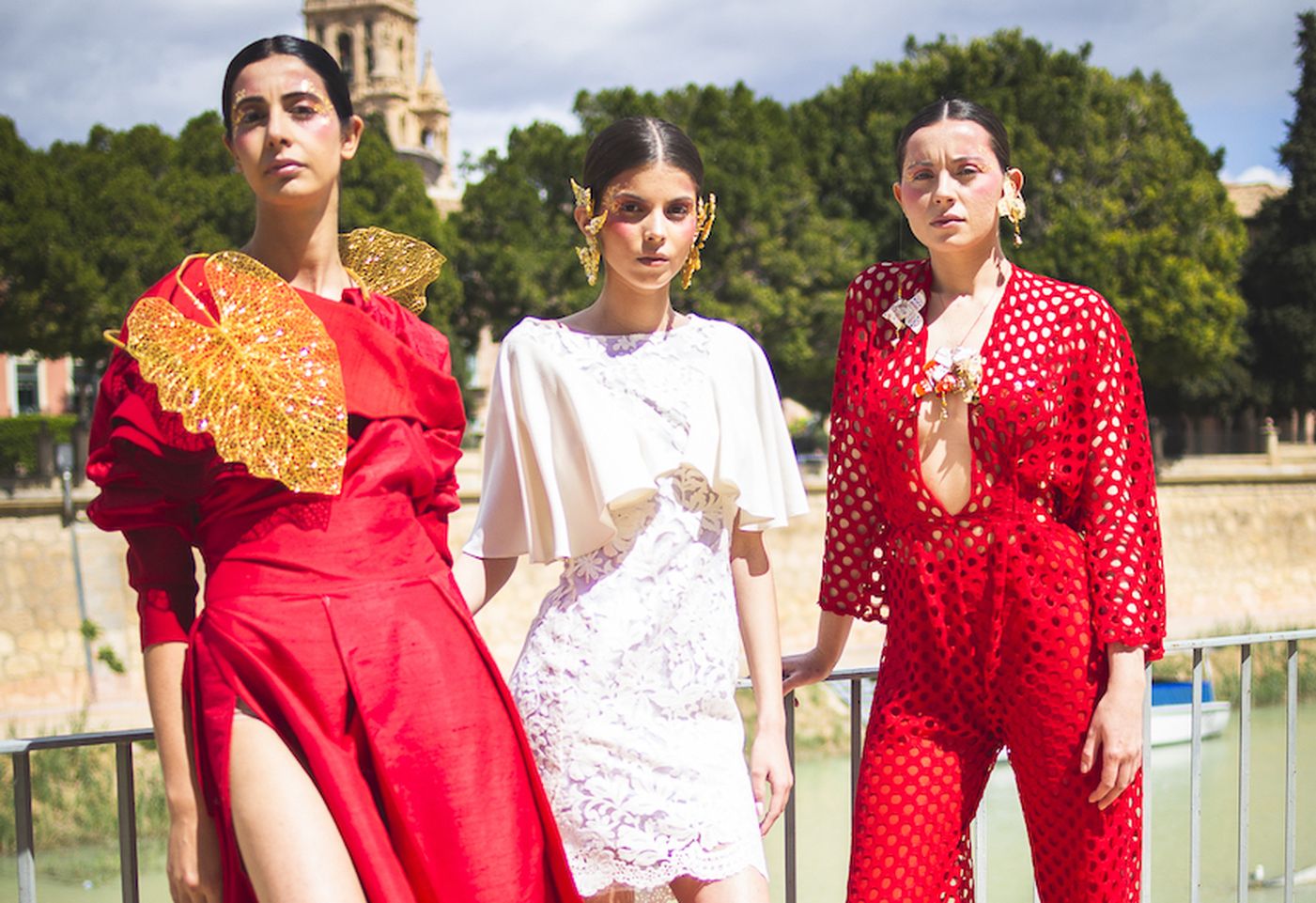 La moda sostenible protagonista en el desfile de la prestigiosa diseñadora leonesa María Lafuente en la terraza de Molinos del Río