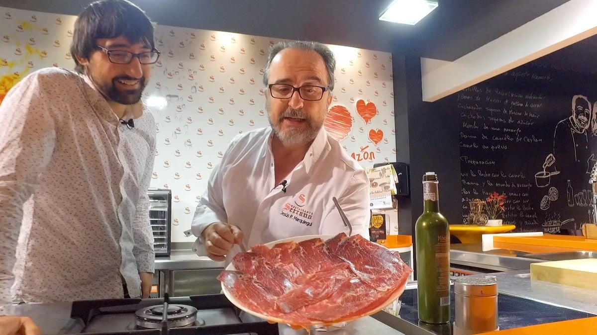 Leonoticias recorre la provincia para descubrir lo que esconden los productos de León avalados con un sello de calidad, en esta segunda parada conocemos la alubia de La Bañeza, la lenteja de Tierra de Campos, el pimiento de Fresno de la Vega, las mantecadas de Astorga y, como no, el emblema culinario de León