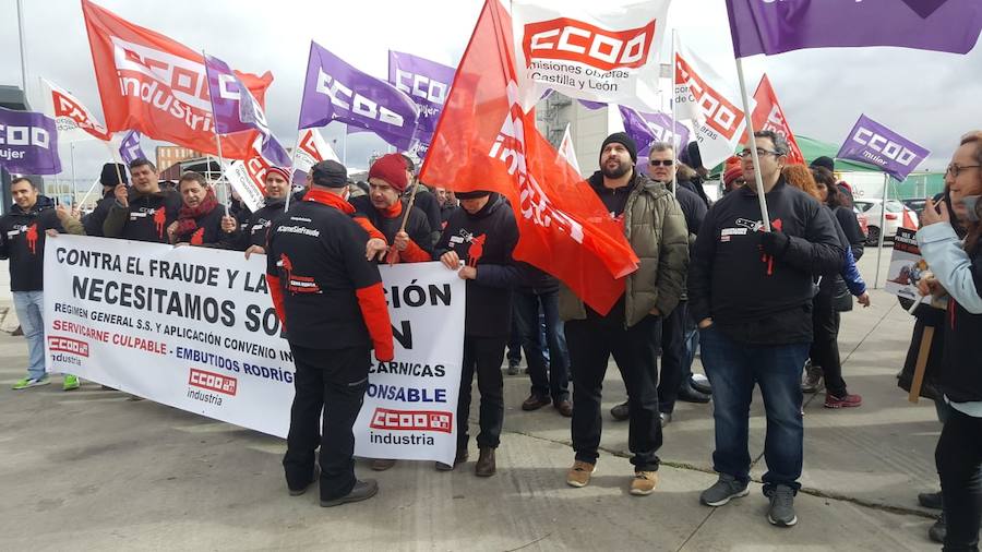 Fotos: Los trabajadores de Embutidos Rodríguez vuelven a la calle