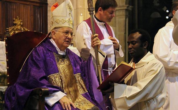 El Obispo de León llama a vivir la Semana Santa como «un encuentro personal con Cristo»
