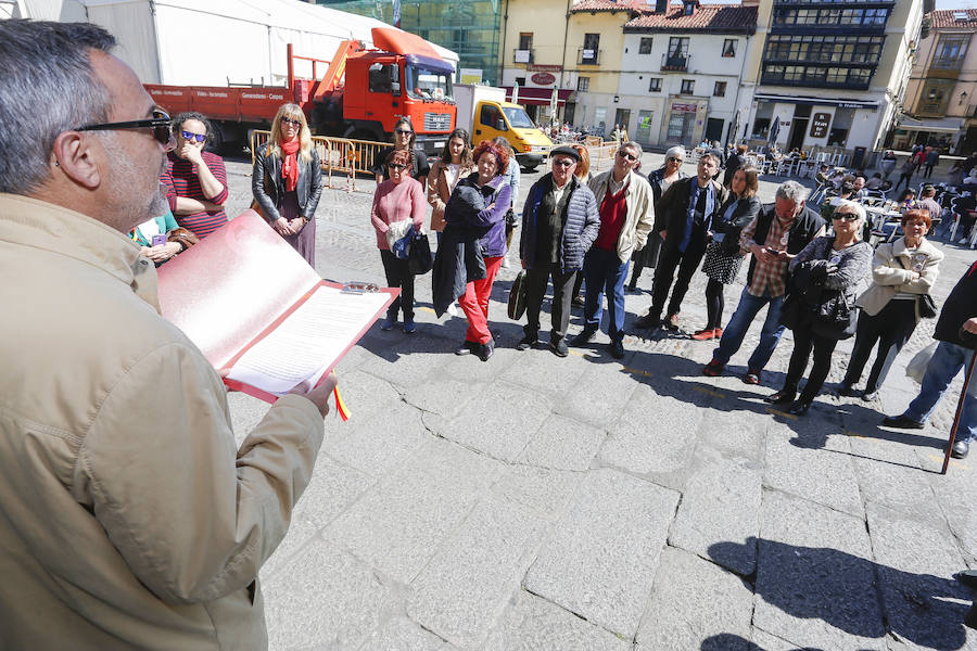 Fotos: IU organiza un &#039;Paseo Republicano&#039; por las calles de León