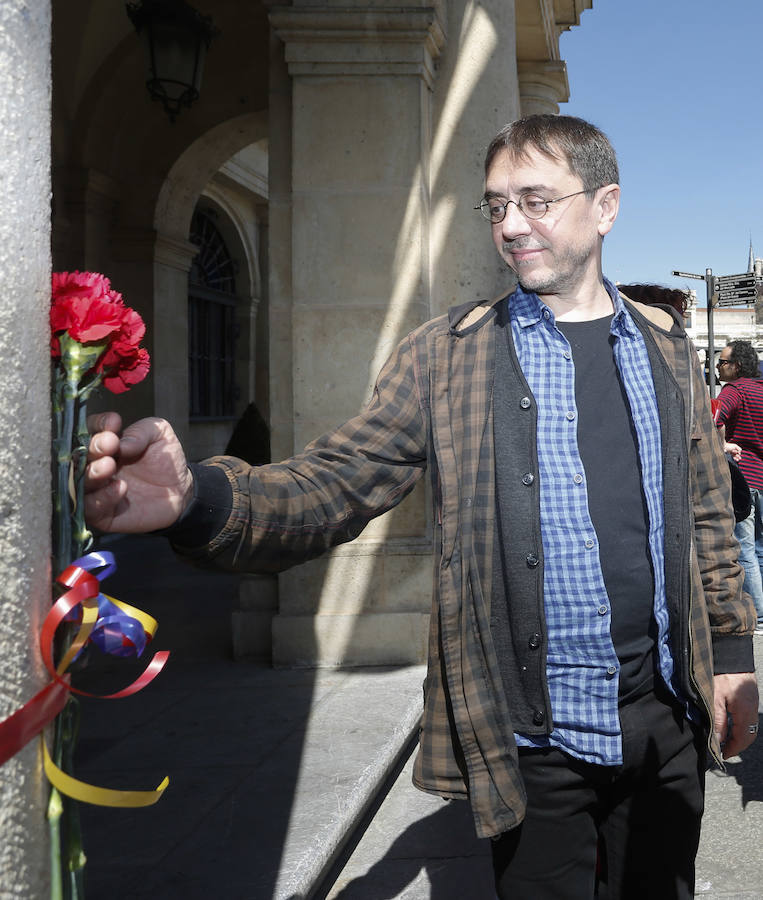 Fotos: IU organiza un &#039;Paseo Republicano&#039; por las calles de León