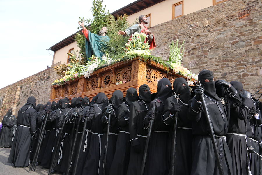 Fotos: Imágenes de la procesión del Cristo del Gran Poder en León