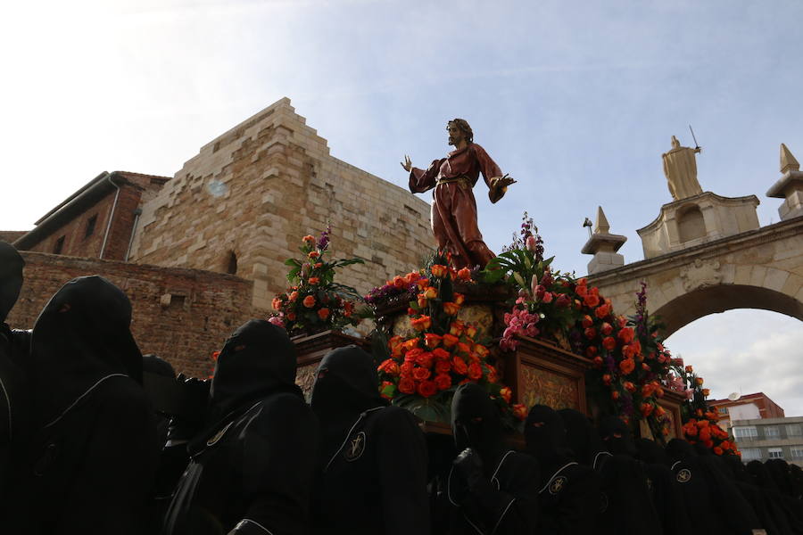 Fotos: Imágenes de la procesión del Cristo del Gran Poder en León
