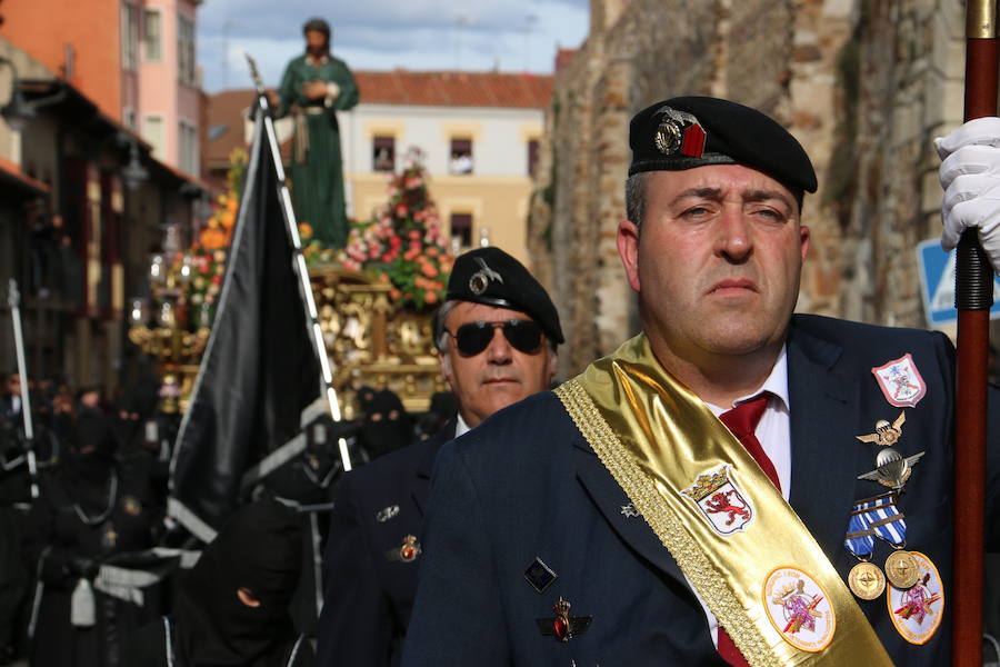 Fotos: Imágenes de la procesión del Cristo del Gran Poder en León