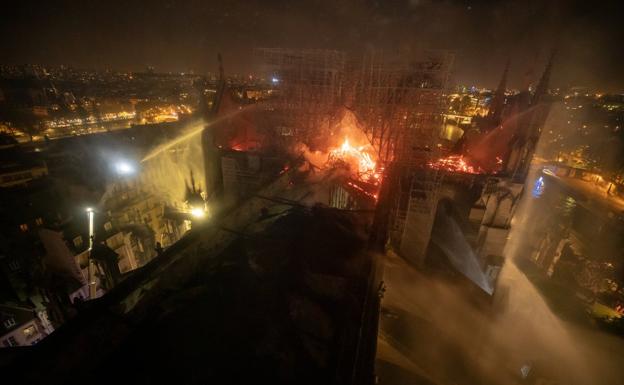 Intervención de los Bomberos de París.