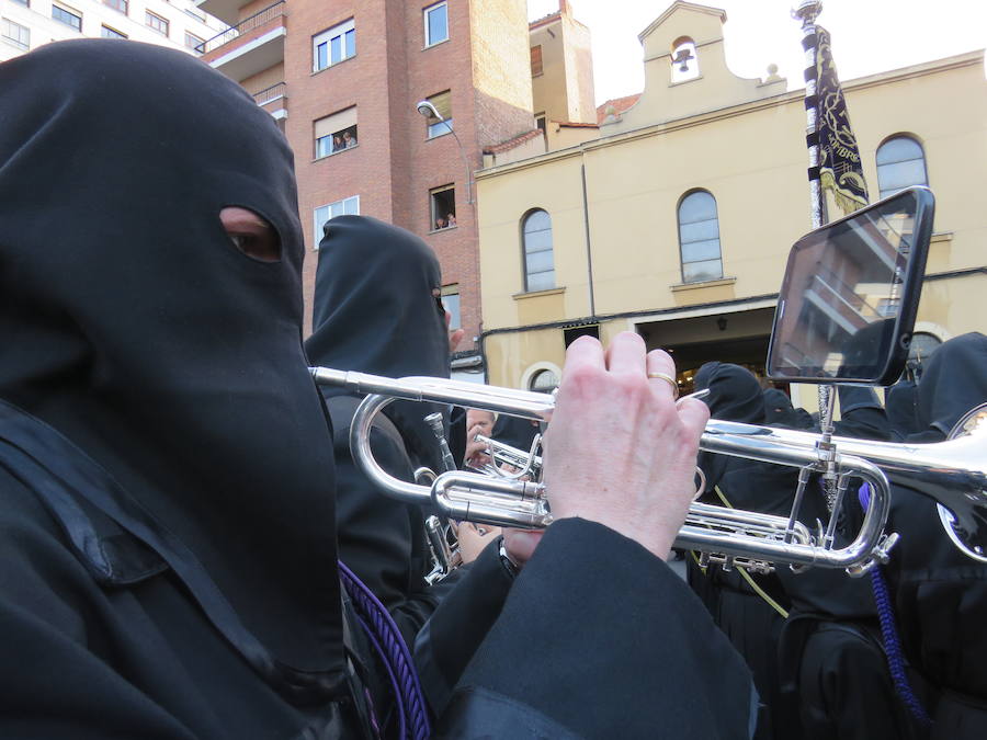 Fotos: Imágenes de la procesión del Dolor de Nuestra Madre