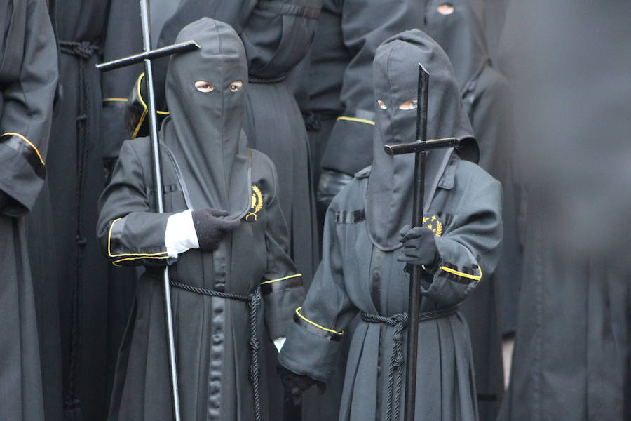 Fotos: Imágenes de la procesión del Dolor de Nuestra Madre